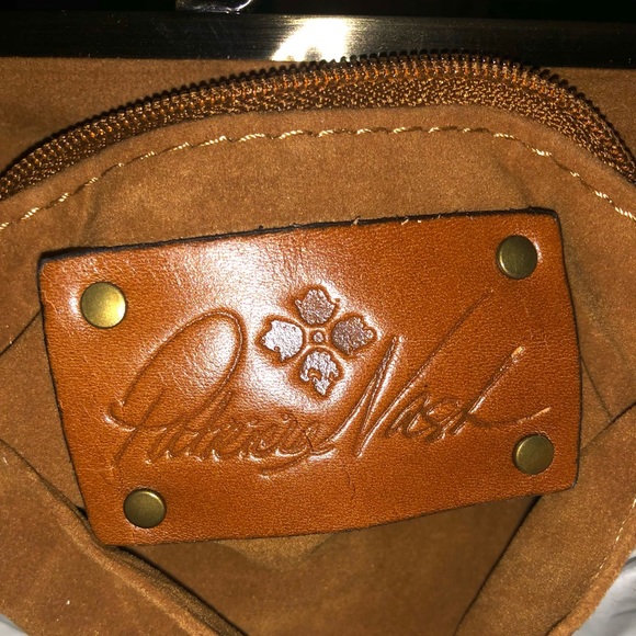 Authentic NWT Gorgeous One Of A Kind Patricia Nash Savena First Bloom Wristlet - Picture 9 of 14